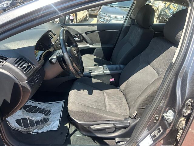 TOYOTA AVENSIS 2.2 D4D AUTO SPANISH LHD IN SPAIN 80000 MILES SUPERB 2009
